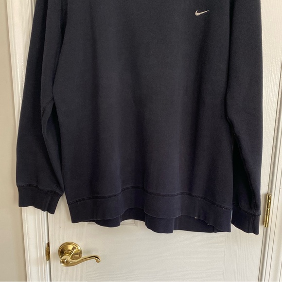 BLACK VINTAGE NIKE CLASSIC SWOOSH PULLOVER SWEATSHIRT - Picture 3 of 6